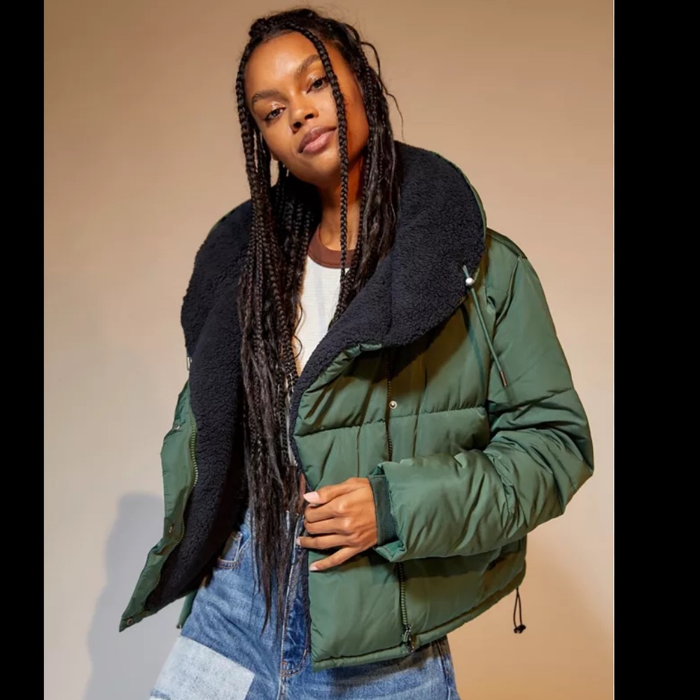 Urban Outiftters BDG Green Fleece Lined Cropped Marlow Puffer Jacket Coat